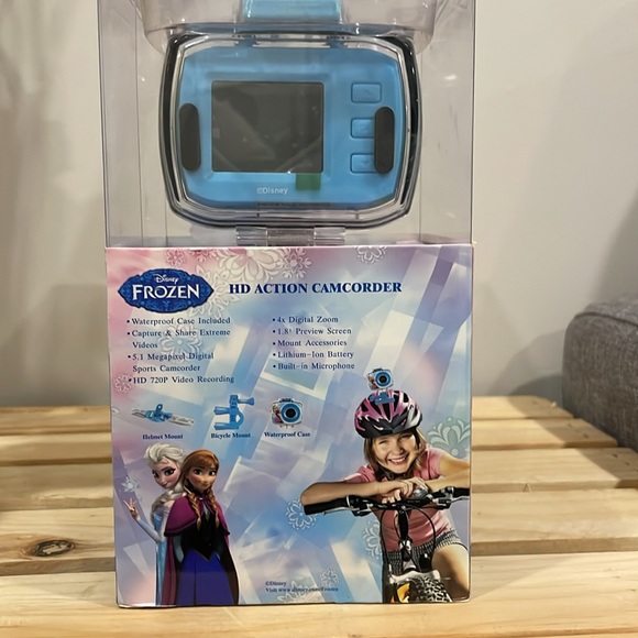 Disney Frozen HD Action Camcorder - Picture 3 of 6